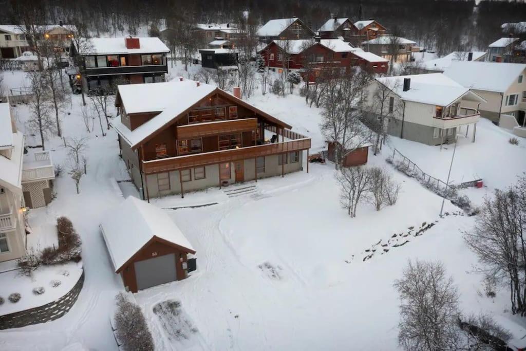 Leilighet I Rolig Gate Med Utsikt Og Gratis Parkering Apartman Tromsø Kültér fotó